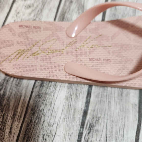 Michael Kors sandals NWOT - Picture 5 of 7